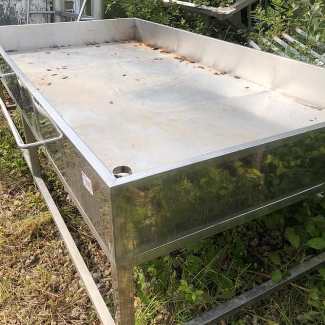 Ванна прямоугольная 900л инв.9508