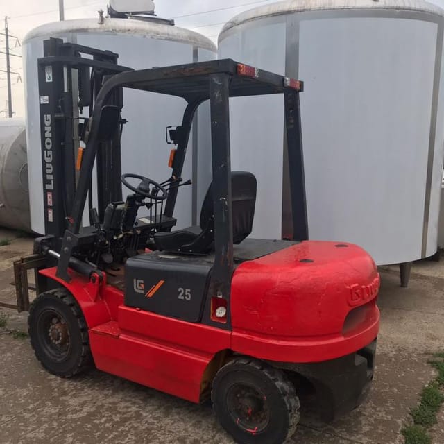 Дизельный вилочный погрузчик LiuGong 25 2,5 тонны инв.10394