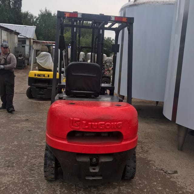 Дизельный вилочный погрузчик LiuGong 25 2,5 тонны инв.10394