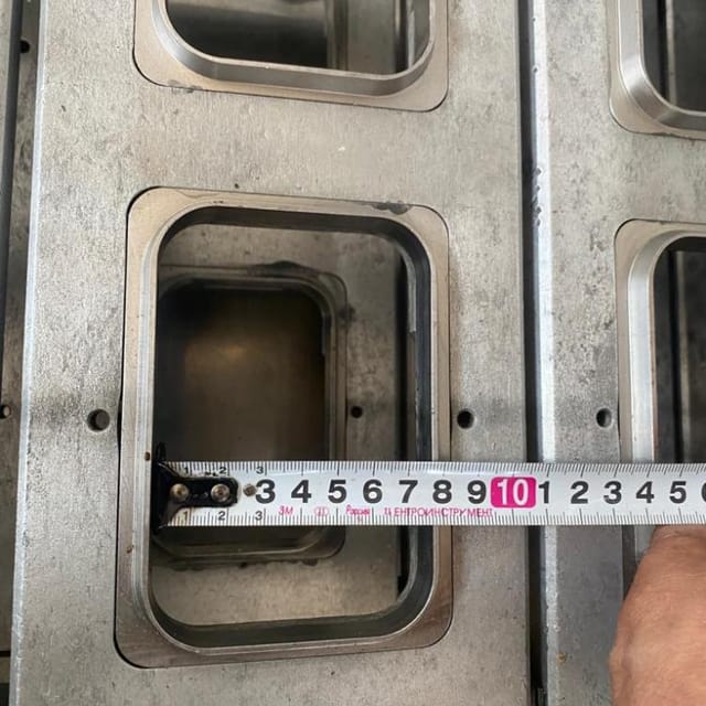 Фасовочно-упаковочная машина в ванночки Паст Пак 2Л е.2004