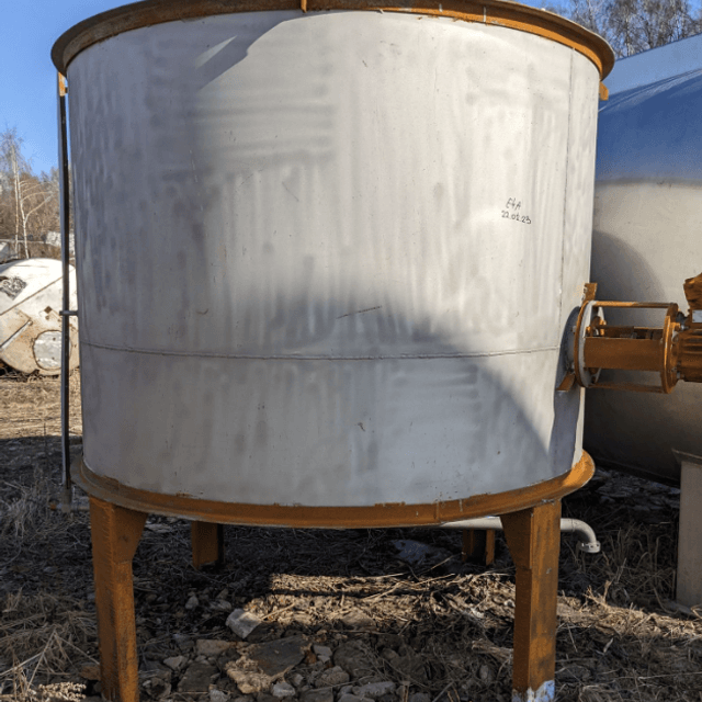 Емкость 5куб.м. мешалка сбоку