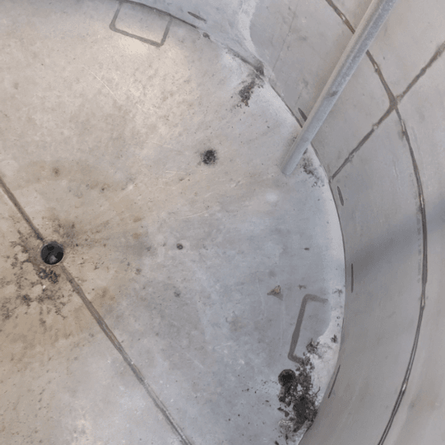 Емкость 5куб.м. мешалка сбоку