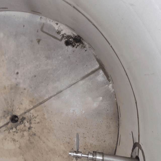 Емкость 5куб.м. мешалка сбоку