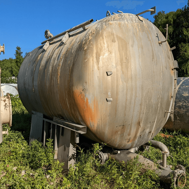 Емкость 14 куб.м. толстостенная, горизонтальная