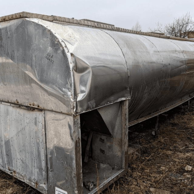 Емкость 14 куб.м. горизонтальная, термос, шнек на дне е.1864