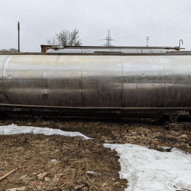 Емкость 14 куб.м. горизонтальная, термос, шнек на дне е.1864