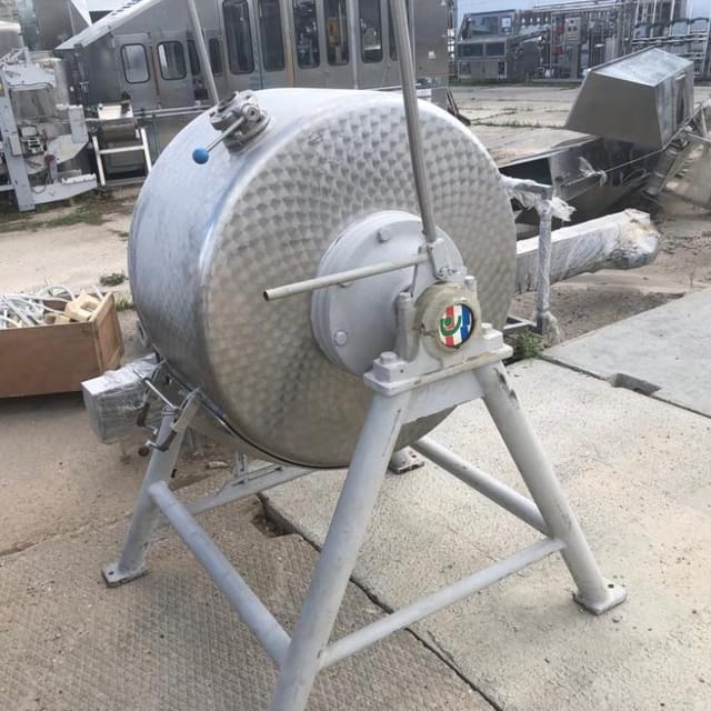 Маслобойка 300 л инв.9588