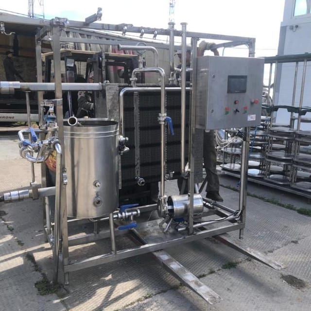 Пастеризационно-охладительная установка 5т  инв.9521
