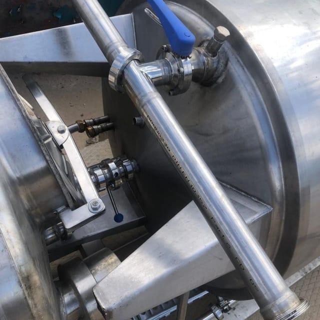 Сип-мойка 4 емкости по 1 т инв.9529