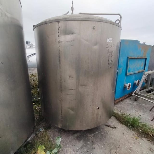 Ёмкость с рубашкой дутая 2,3м3  инв.14354