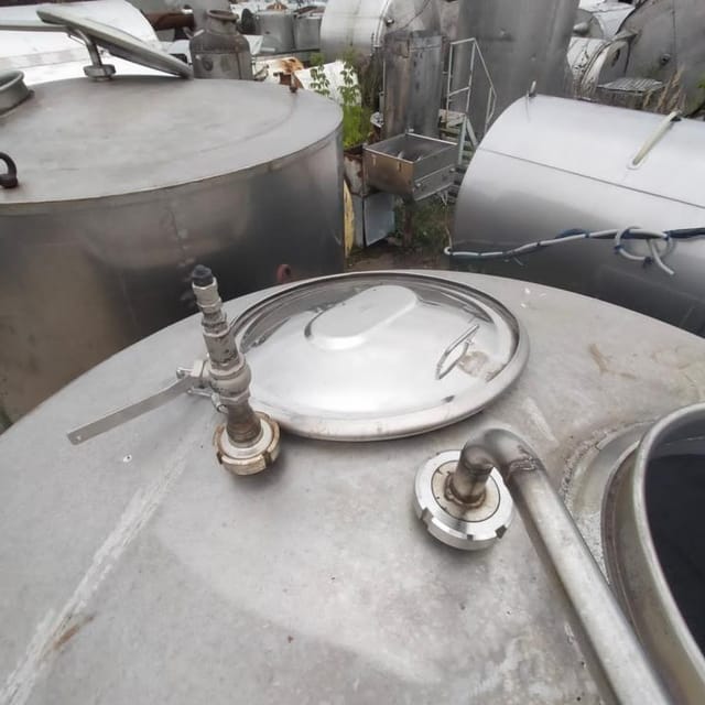 Ёмкость с рубашкой дутая 2,3м3  инв.14354