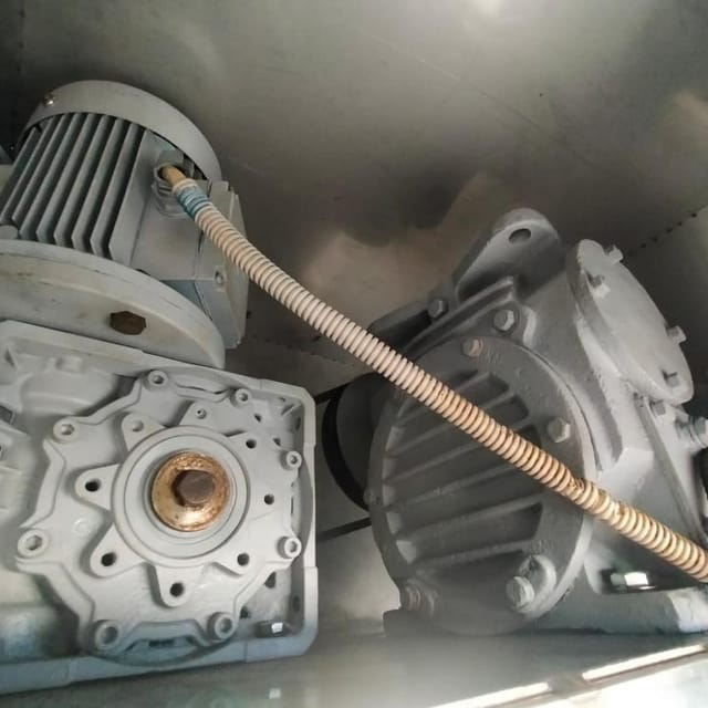 Охладитель творога УПТ с нерж. рамой инв.11252