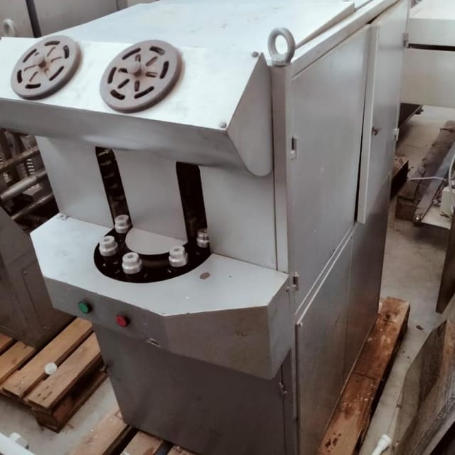 Полуавтомат выдува со станцией разогрева ПВ-7/3 инв.6974