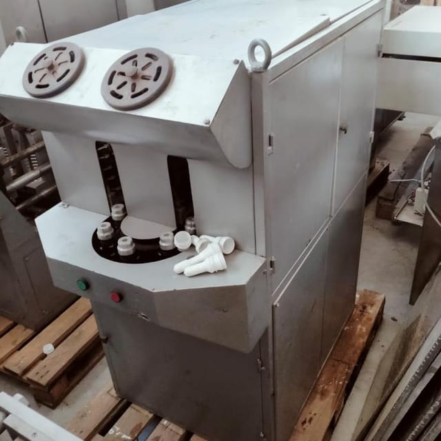 Полуавтомат выдува со станцией разогрева ПВ-7/3 инв.6974