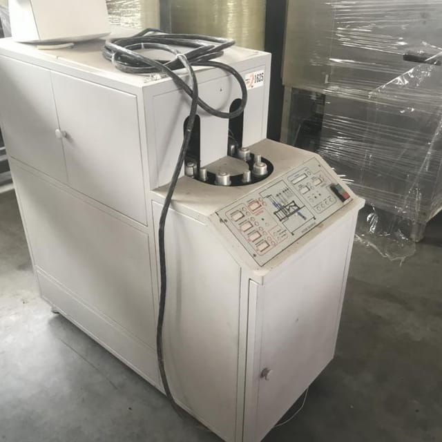 Полуавтомат выдува со станцией разогрева ВПМ-8 инв.1624