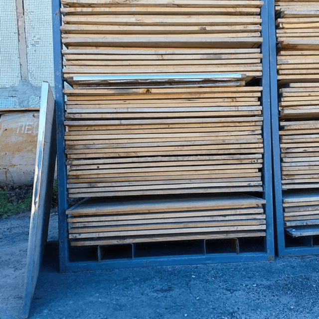 Дубовые полки для сыра