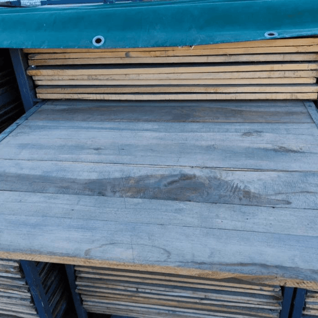 Дубовые полки для сыра