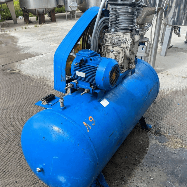 Компрессор поршневой К22, е.2028