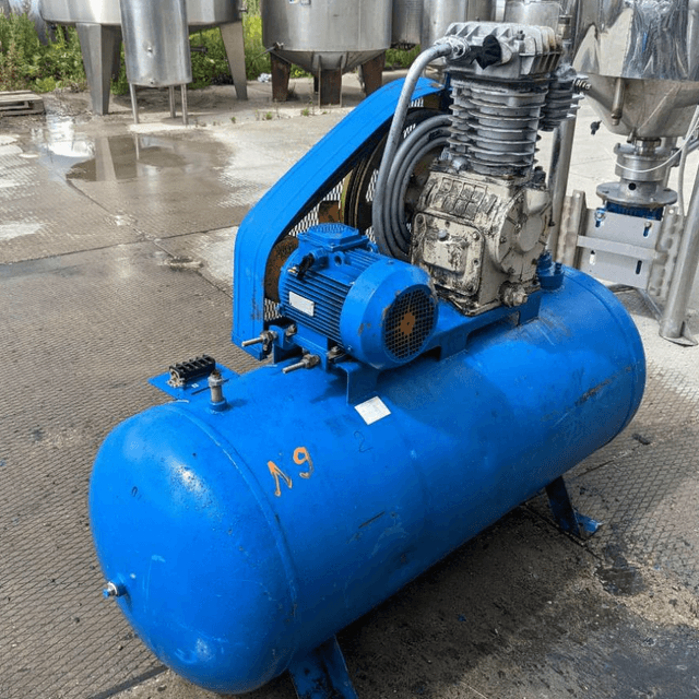 Компрессор поршневой К22, е.2028