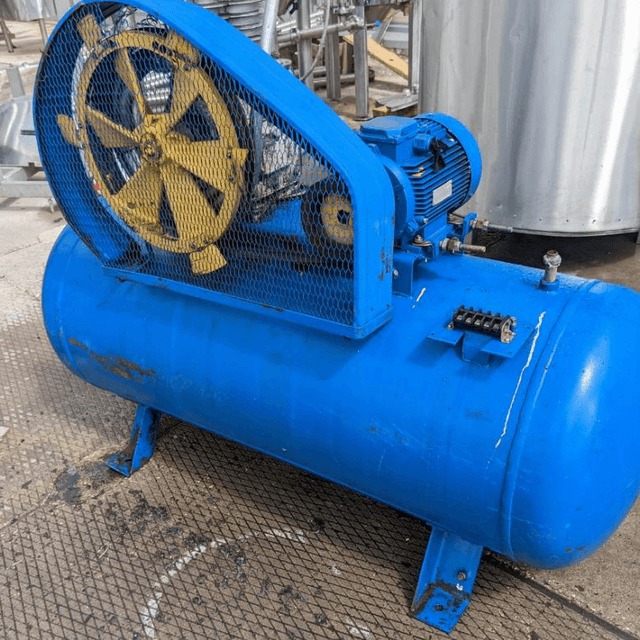 Компрессор поршневой К22, е.2028