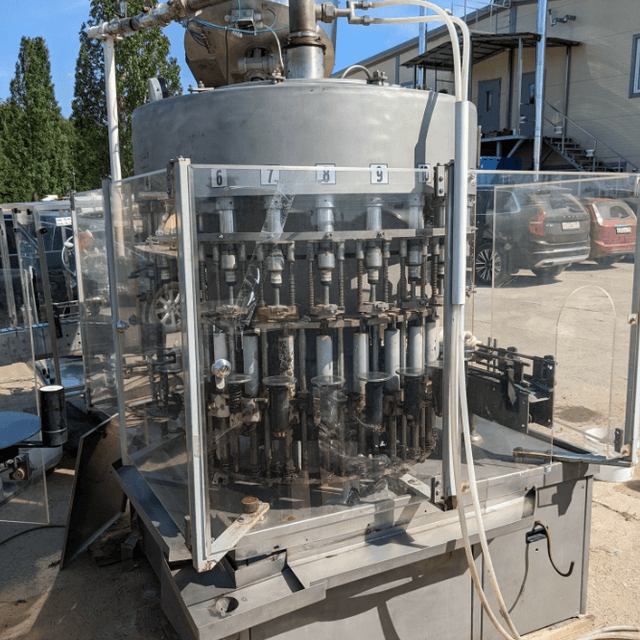 Моноблок розливо-укупорочный Ленпродмаш