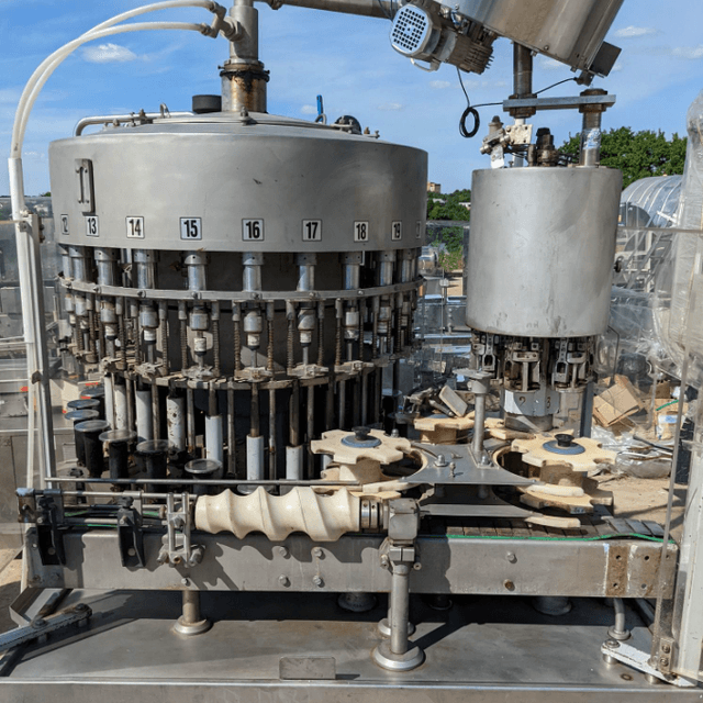 Моноблок розливо-укупорочный Ленпродмаш