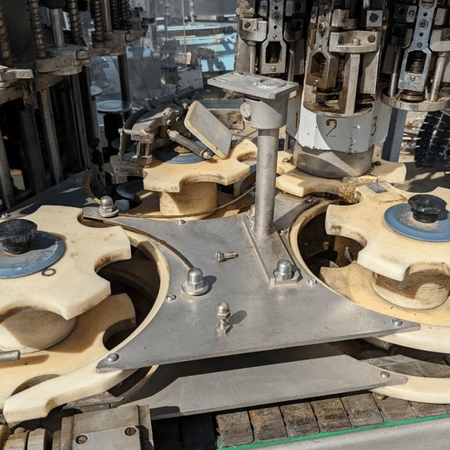 Моноблок розливо-укупорочный Ленпродмаш