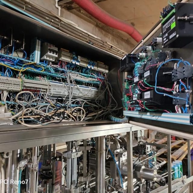 Фасовочный автомат УФАС-1200 Clean, пюр-пак с пробкой инв.6083