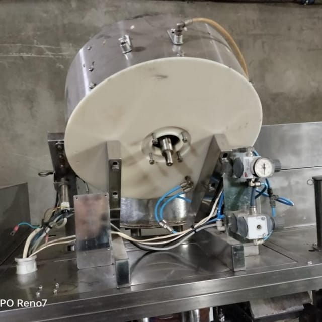 Фасовочный автомат УФАС-1200 Clean, пюр-пак с пробкой инв.6083