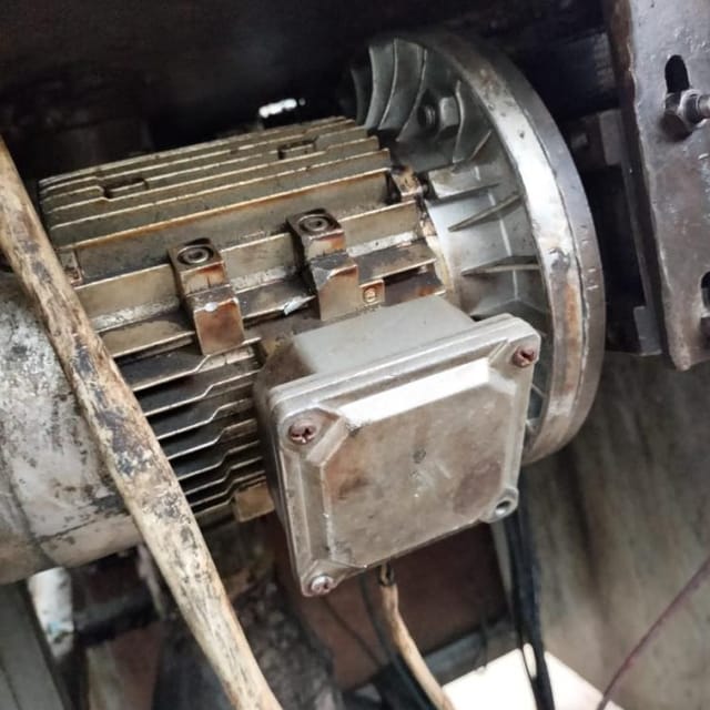 Этикетавтомат для нанесения пленочной этикетки ЭР-8 инв.9304