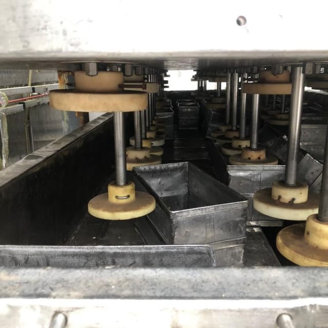 Сырный пресс тоннельный 76 головок инв.9503