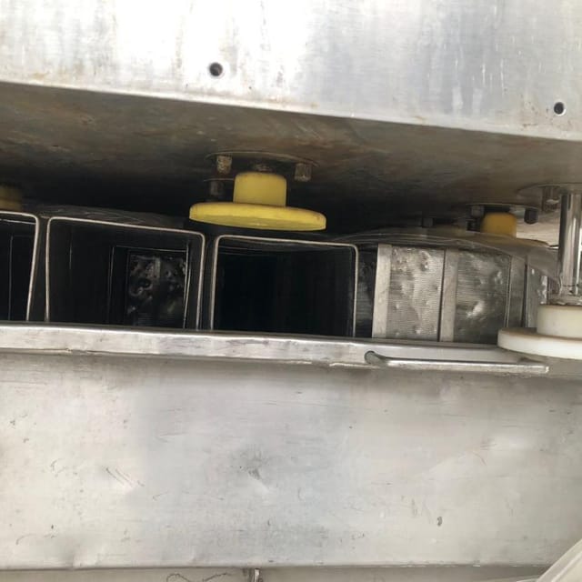 Сырный пресс тоннельный 76 головок инв.9575