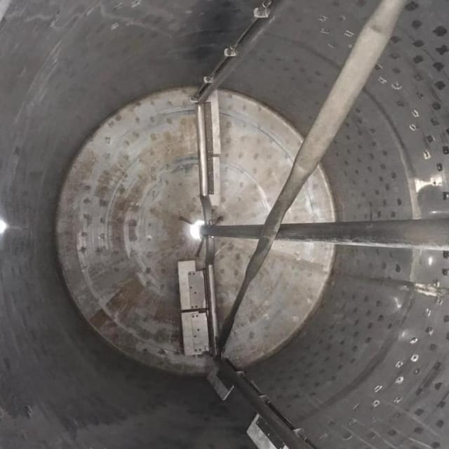 Емкость 2,5 с рубашкой, скребковой мешалкой инв.10131