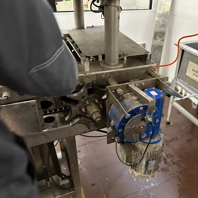 Фасовочный автомат творога в стаканчик 95мм Паст Пак 2Л.