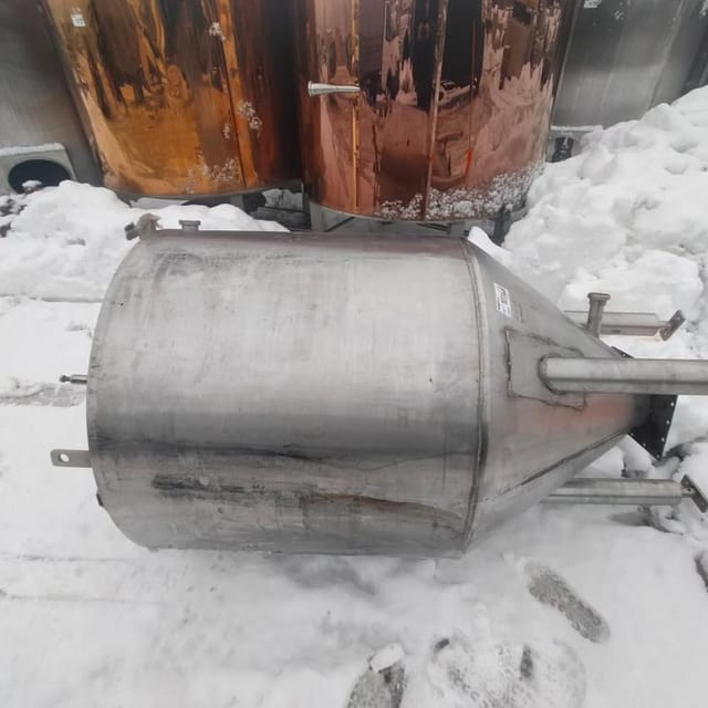 Ёмкость с рубашкой  1000л с конусом и мешалкой инв.10146