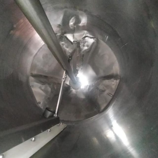 Ёмкость с рубашкой  1000л с конусом и мешалкой инв.10146