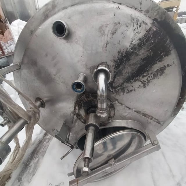 Ёмкость с рубашкой  1000л с конусом и мешалкой инв.10146