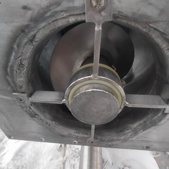 Ёмкость с рубашкой  1000л с конусом и мешалкой инв.10147