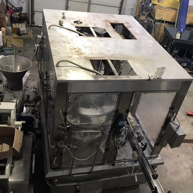 Линия розлива в ПЭТ 38мм PakPromet  3000 инв.10203