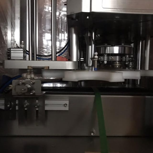 Закатка Leva Packaging в ПЭТ банку с широким горлом инв.10212