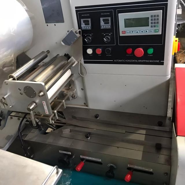 Горизонтальный упаковщик Hualian DXDZ-250B инв.10213