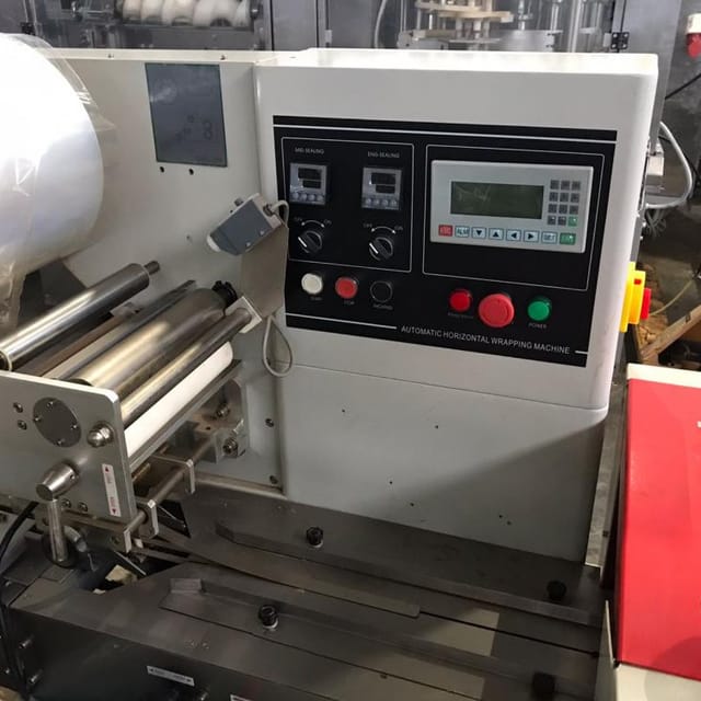 Горизонтальный упаковщик Hualian DXDZ-250B инв.10213