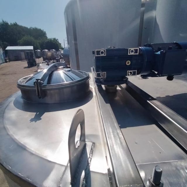 Емкость новая 3300л с подогревающей лентой 9 кВт