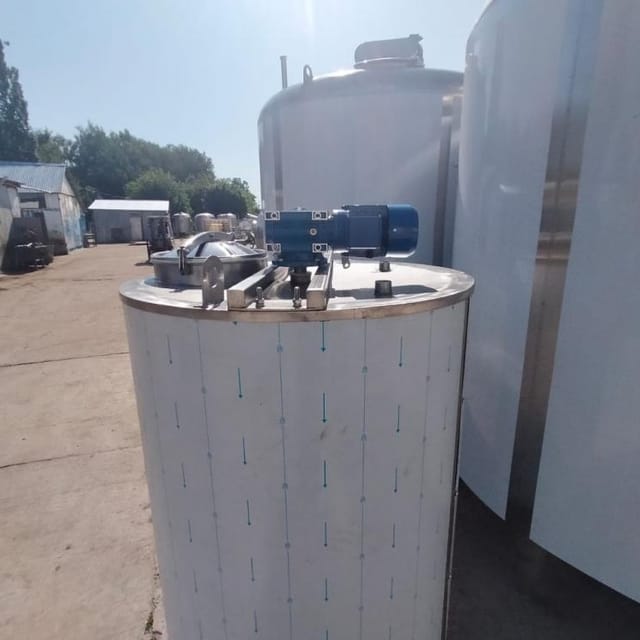 Емкость новая 3300л с подогревающей лентой 9 кВт