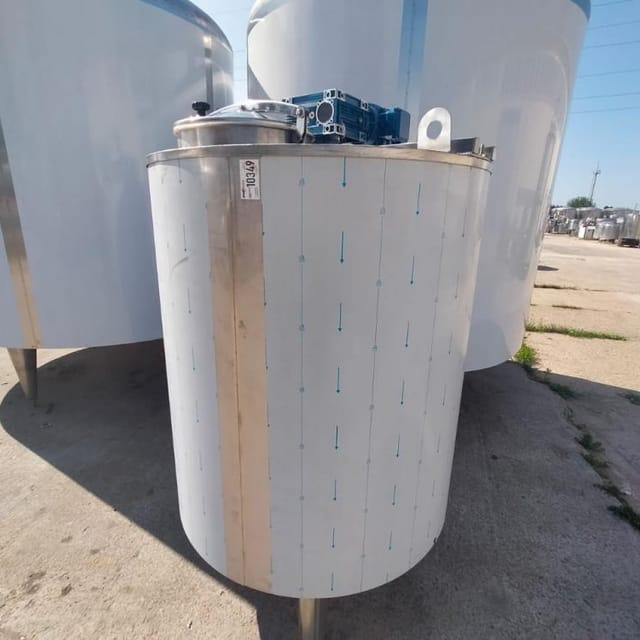 Емкость новая 3300л с подогревающей лентой 9 кВт