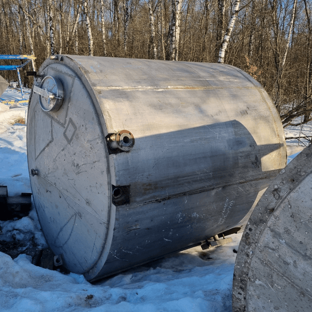 Емкости объем 6 куб.м.,  с термоизоляцией. е.1836