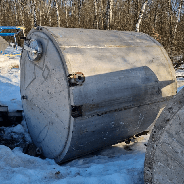 Емкости объем 6 куб.м.,  с термоизоляцией. е.1836