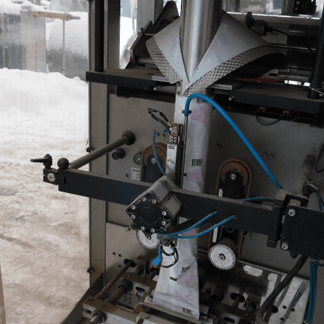 Фасовочный автомат молочных продуктов в пакет ТФ 2 ПИТПАК-03-0