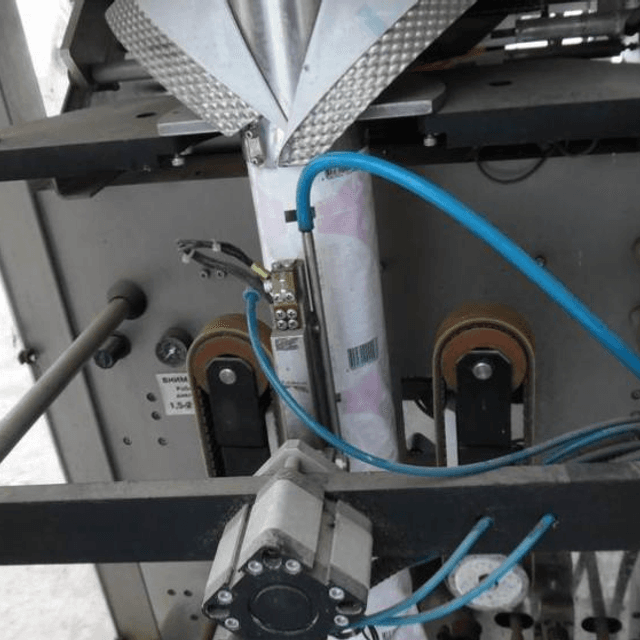 Фасовочный автомат молочных продуктов в пакет ТФ 2 ПИТПАК-03-0