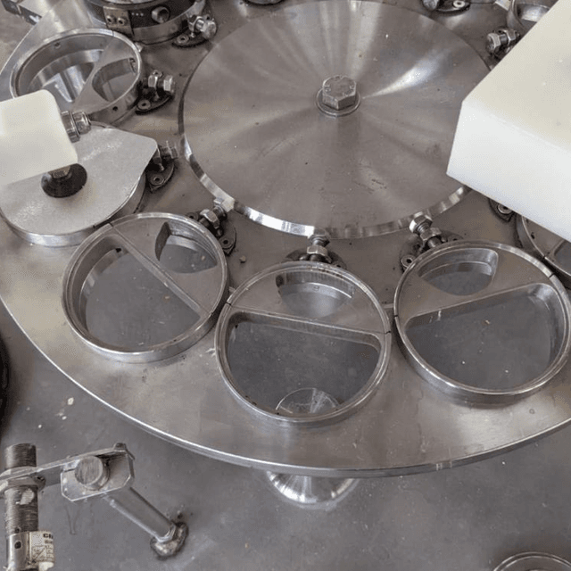 Фасовщик в стаканчик (95 мм) с добавлением сухих наполнителей инв.1604